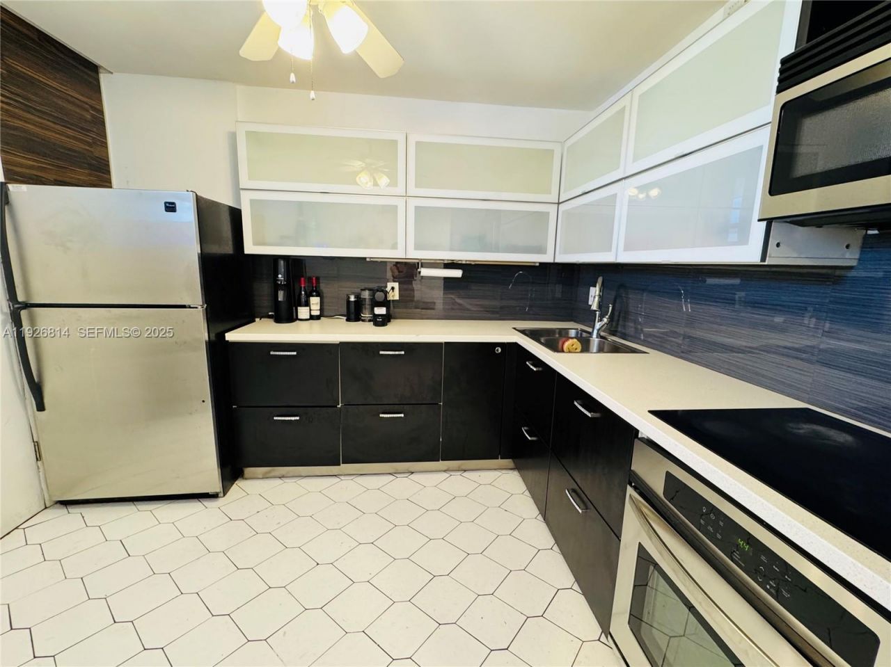 3660 NE 166th St, Unit 812, North Miami Beach, FL 33160 Photo