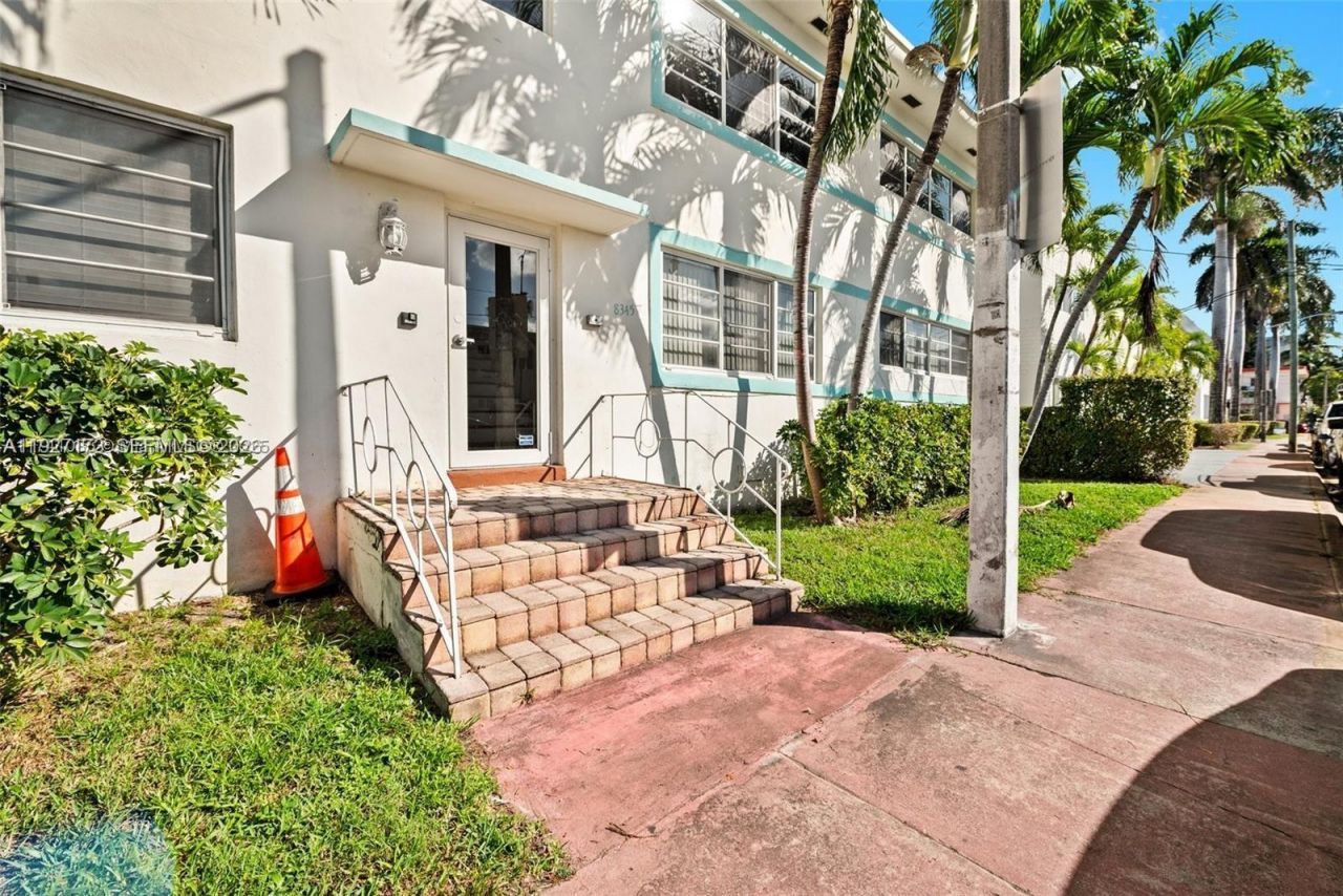 8345 Byron Ave, Unit 6, Miami Beach, FL 33141 Photo