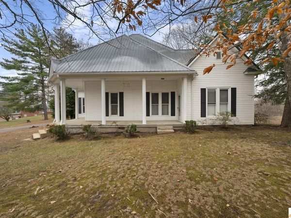 415 N Court Street , Scottsville, KY 42164