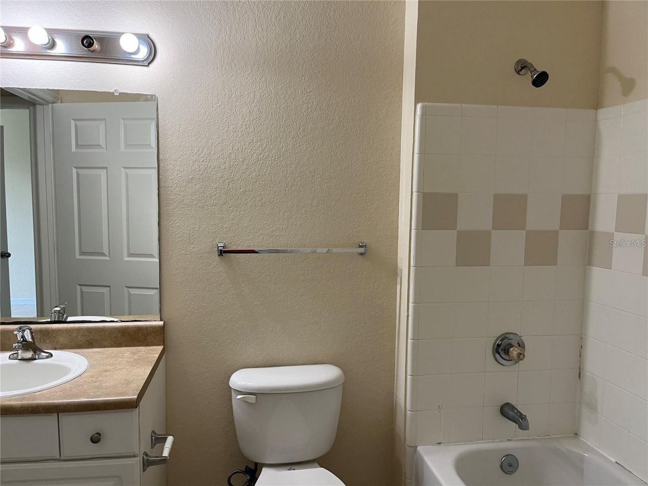 5521 Rosehill Road, Unit 103, Sarasota, FL 34233 Photo