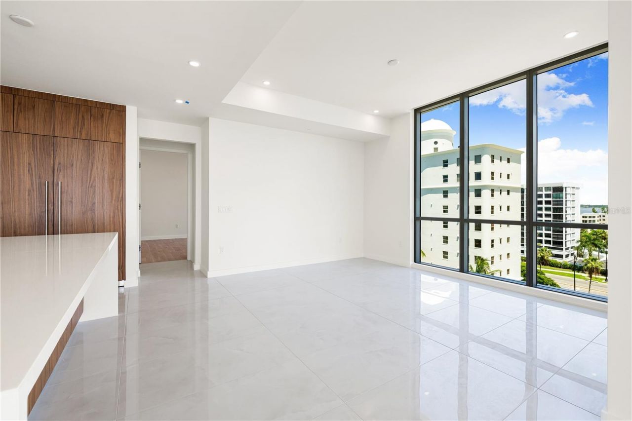 111 Golden Gate, Unit 602, Sarasota, FL 34236 Photo