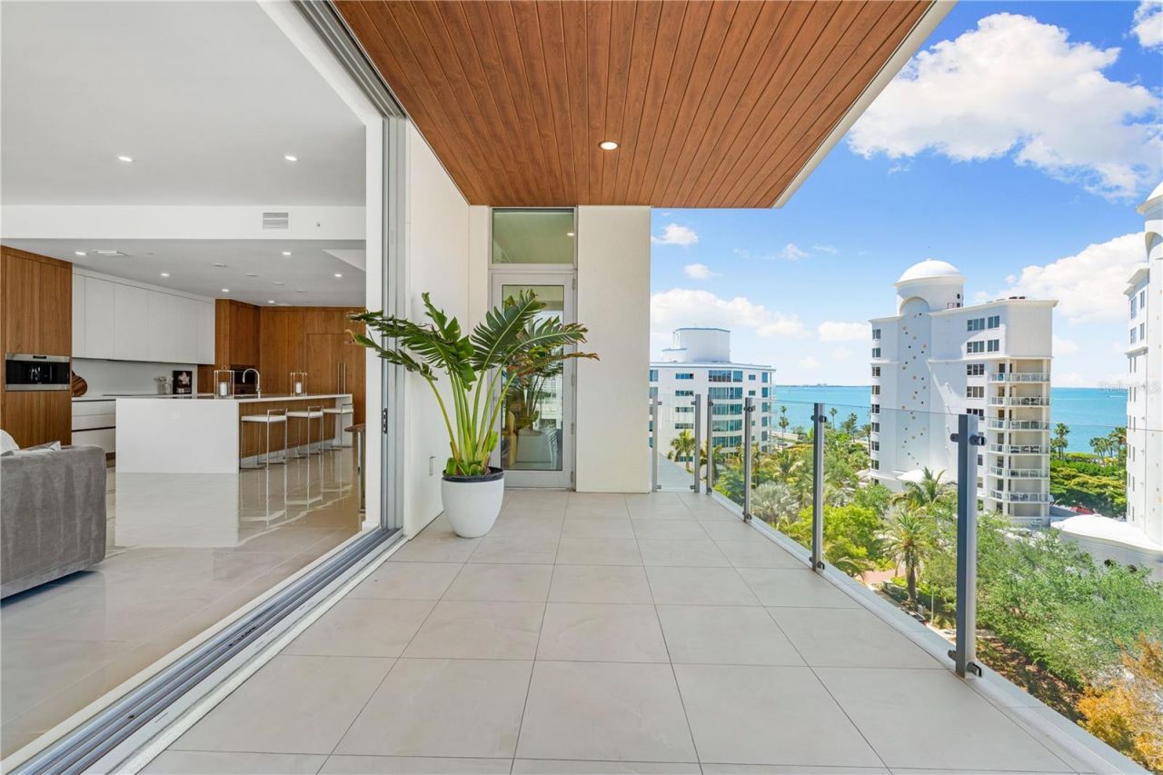 111 Golden Gate, Unit 602, Sarasota, FL 34236 Photo