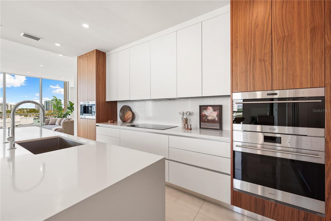 111 Golden Gate, Unit 602, Sarasota, FL 34236 Photo