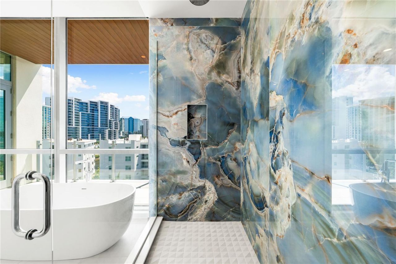 111 Golden Gate, Unit 602, Sarasota, FL 34236 Photo