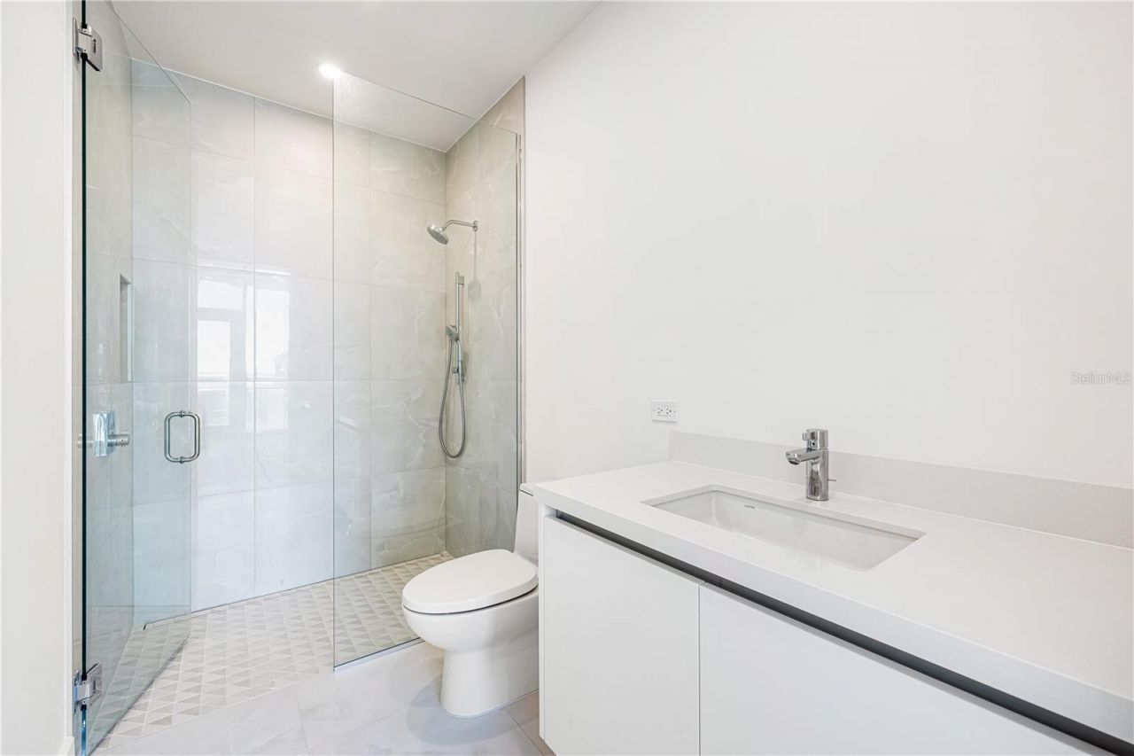 111 Golden Gate, Unit 602, Sarasota, FL 34236 Photo