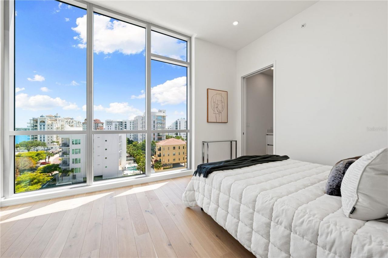 111 Golden Gate, Unit 602, Sarasota, FL 34236 Photo