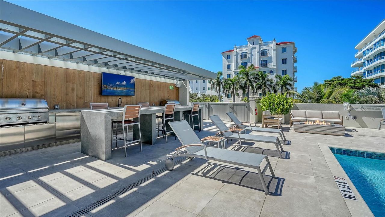 111 Golden Gate, Unit 602, Sarasota, FL 34236 Photo
