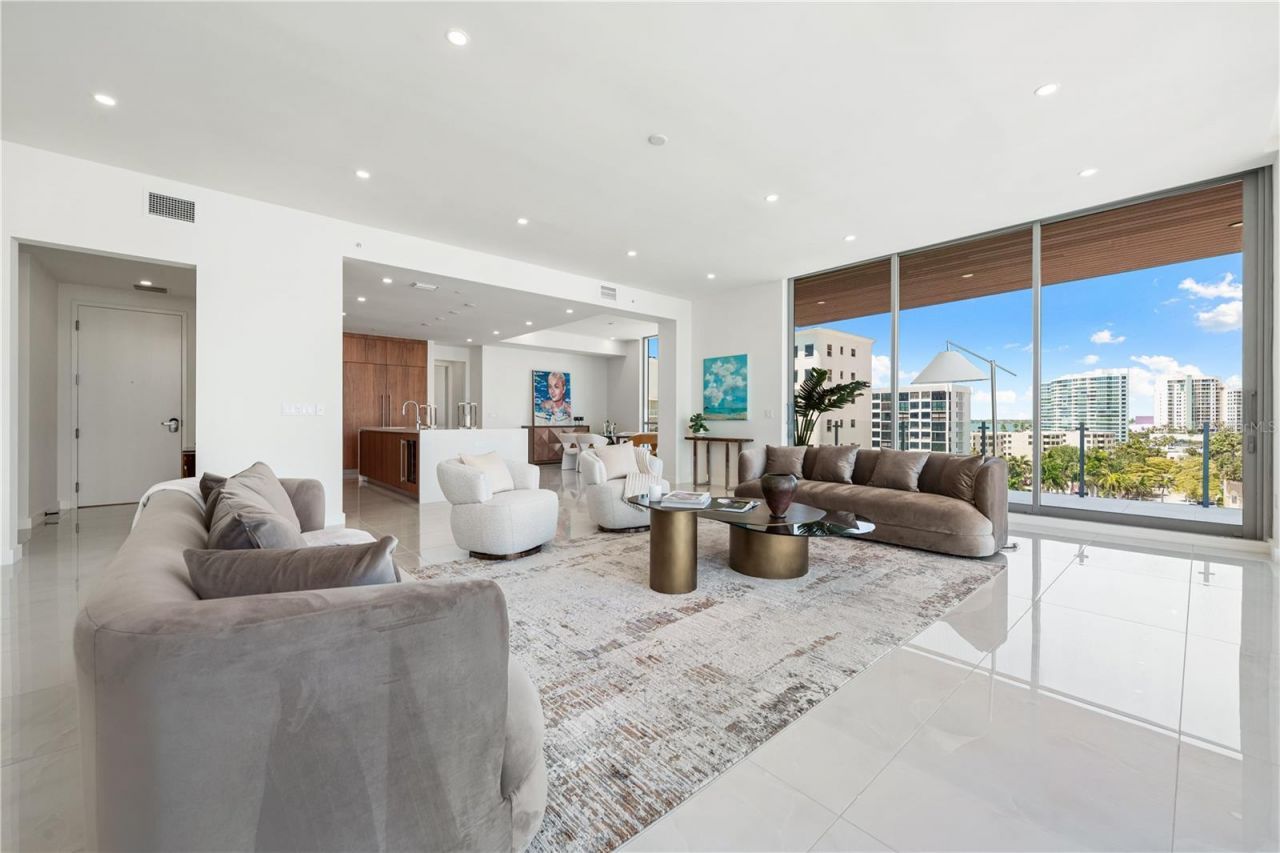 111 Golden Gate, Unit 602, Sarasota, FL 34236 Photo