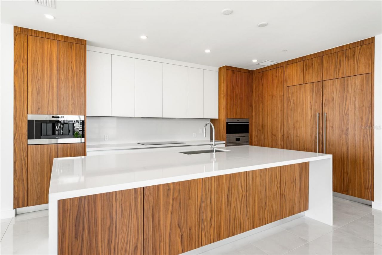 111 Golden Gate Point, Unit 602, Sarasota, FL 34236 Photo