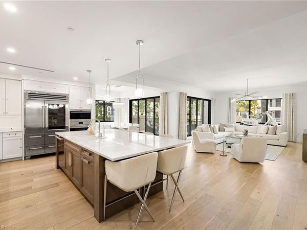 1130 3rd AVE S, Unit 210, NAPLES, FL 34102