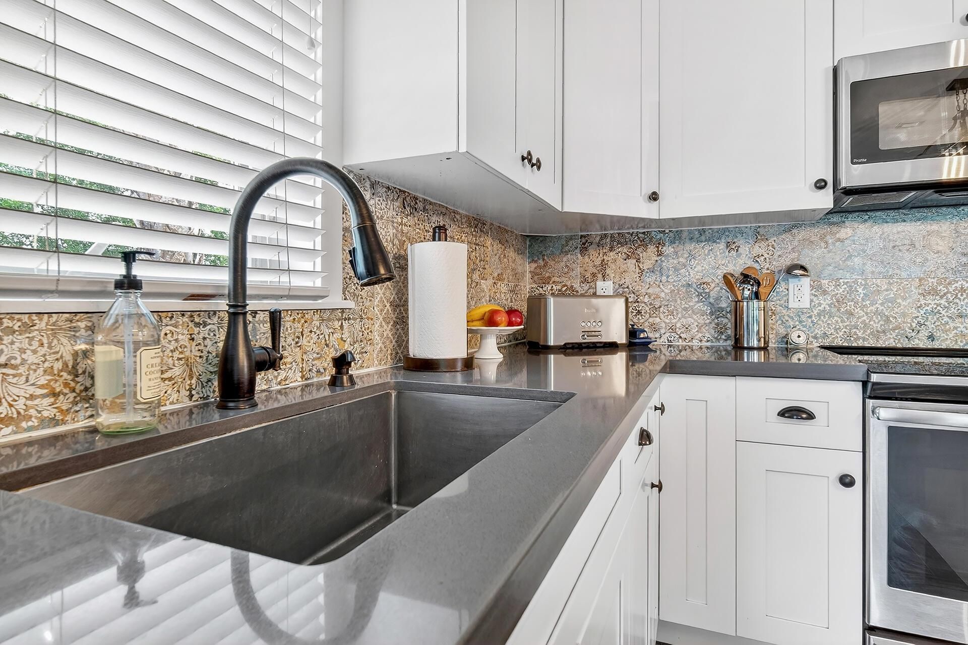 354 Marlborough Place, West Palm Beach, FL 33405 Photo