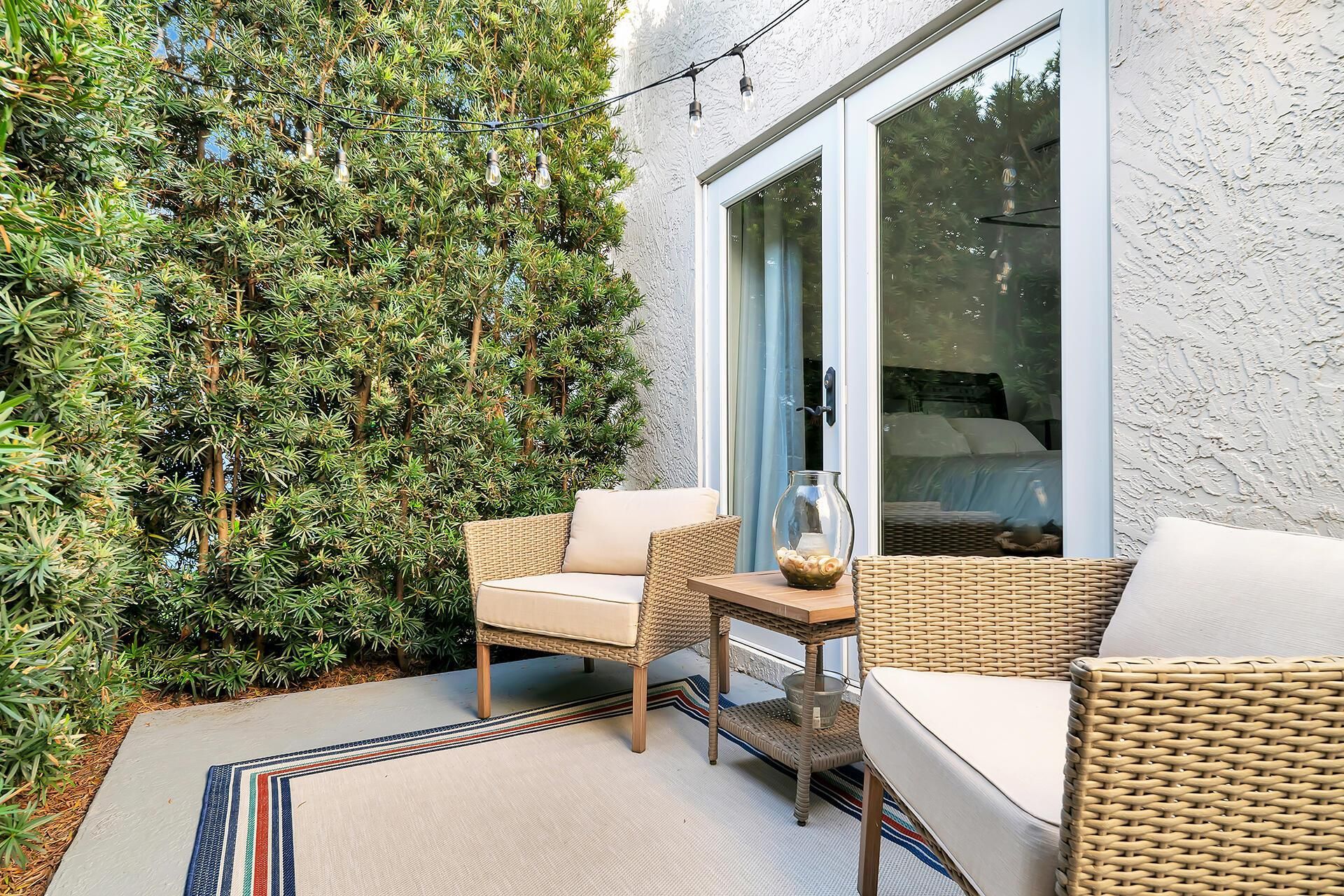 354 Marlborough Place, West Palm Beach, FL 33405 Photo