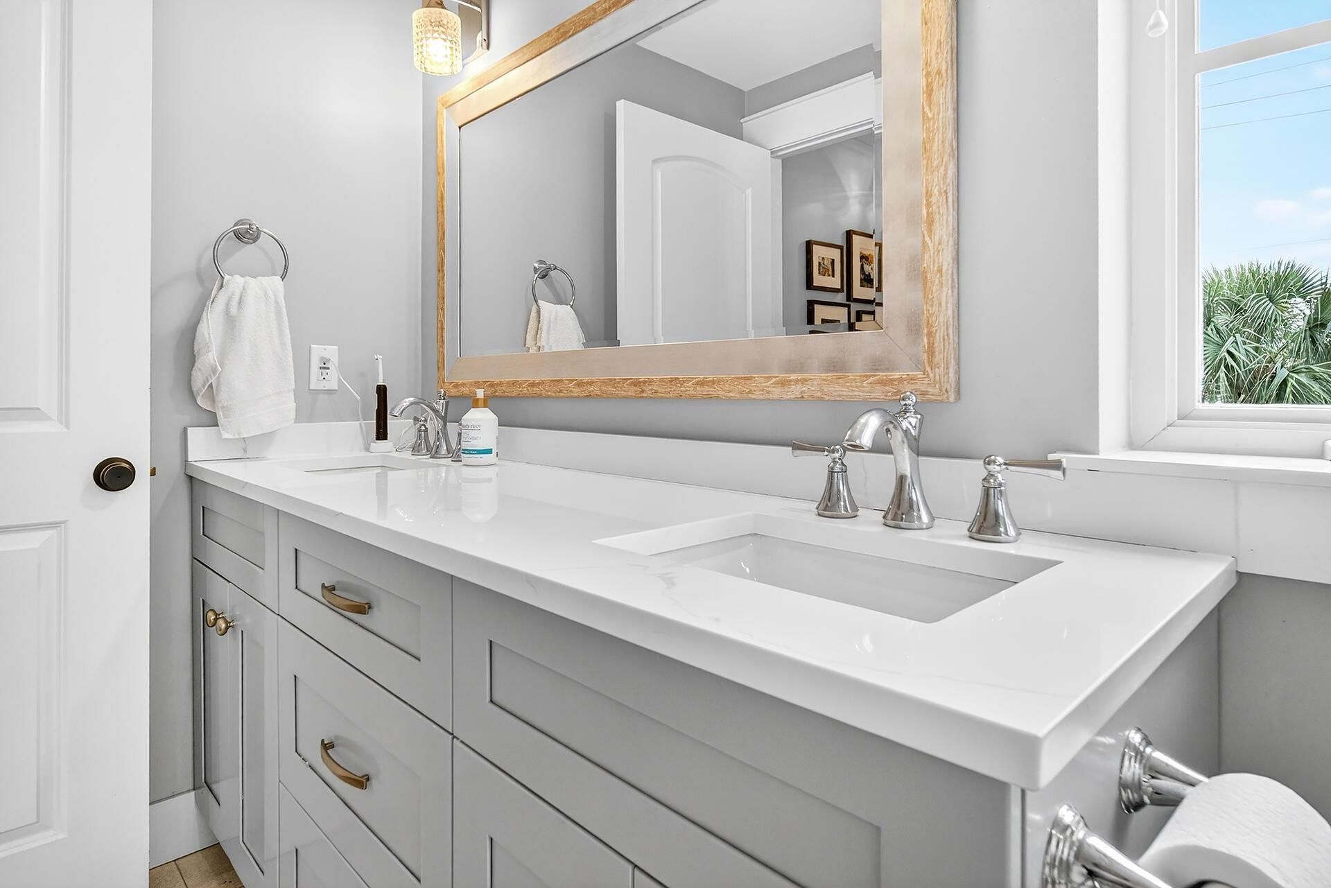 354 Marlborough Place, West Palm Beach, FL 33405 Photo