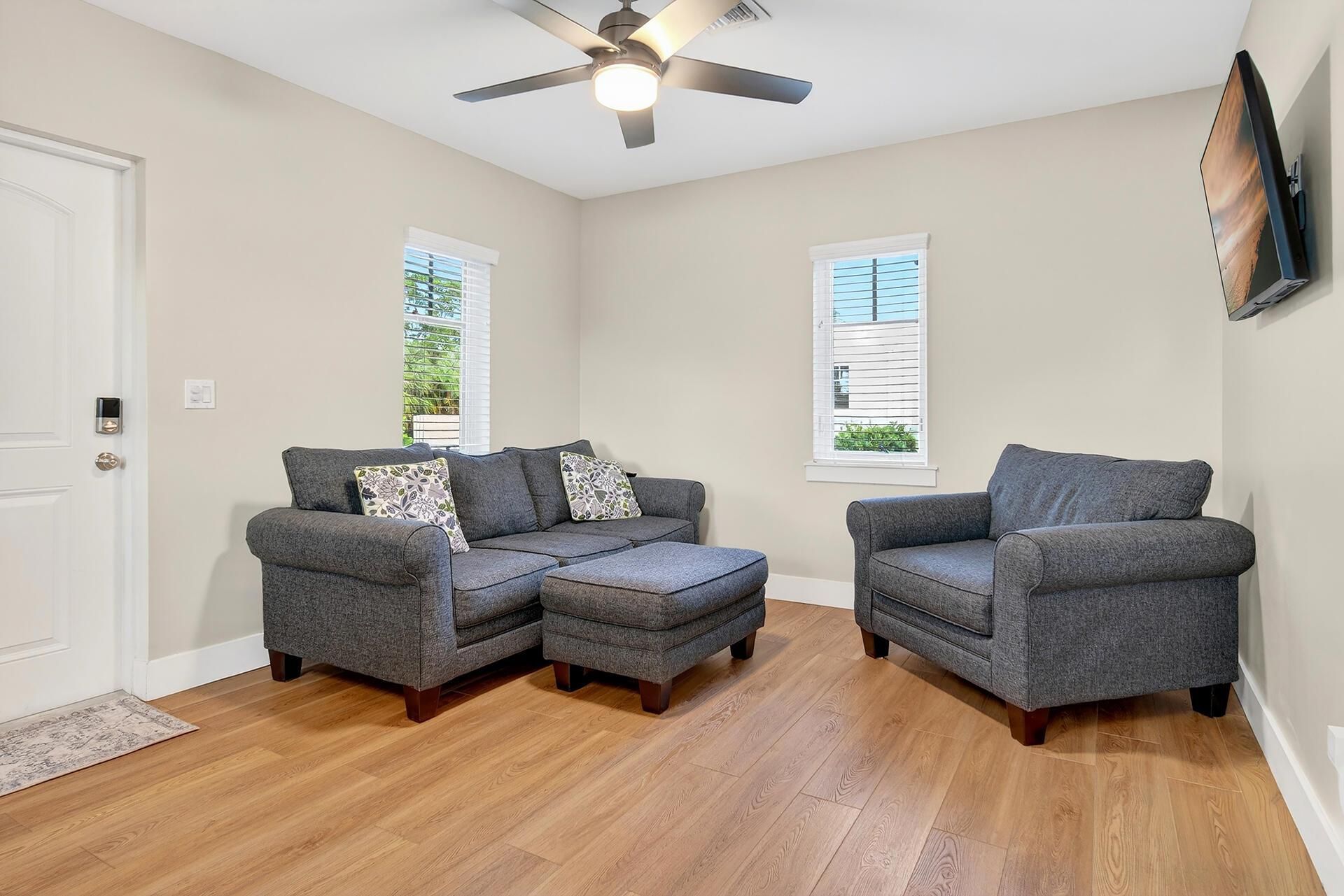 354 Marlborough Place, West Palm Beach, FL 33405 Photo