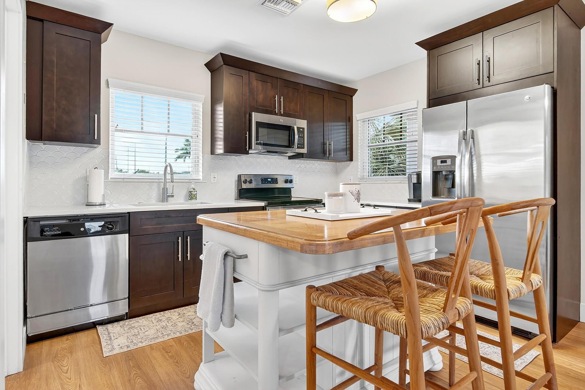 354 Marlborough Place, West Palm Beach, FL 33405 Photo