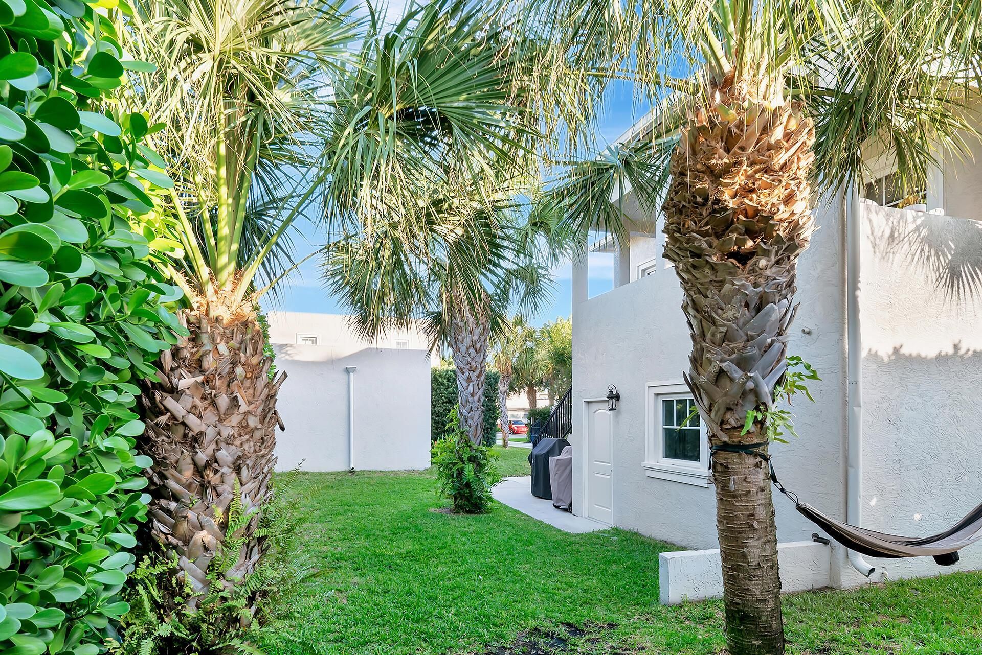 354 Marlborough Place, West Palm Beach, FL 33405 Photo