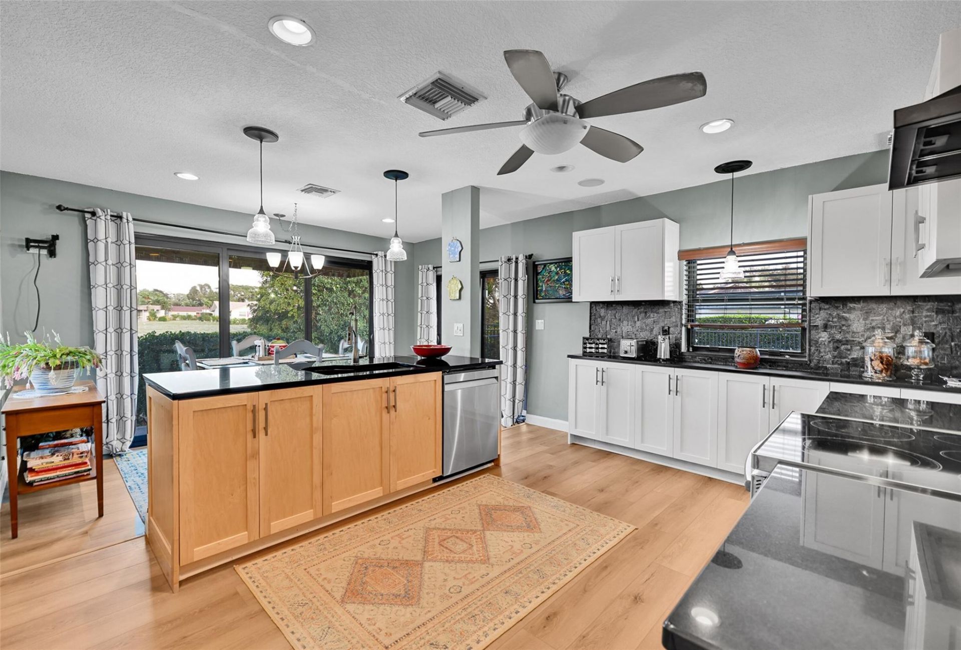 5102 Yellow Pine Ln, Tamarac, FL 33319 Photo