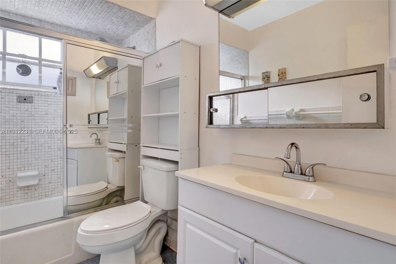 1943 Monroe St, Unit 310D, Hollywood, FL 33020 Photo