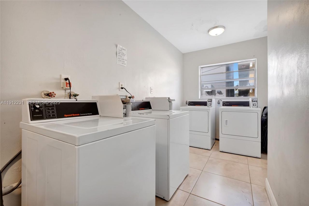 1943 Monroe St, Unit 310D, Hollywood, FL 33020 Photo