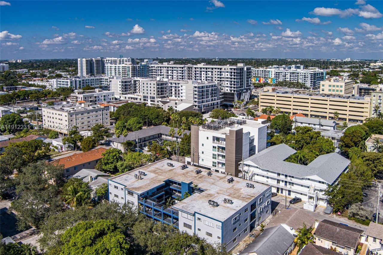 1943 Monroe St, Unit 310D, Hollywood, FL 33020 Photo