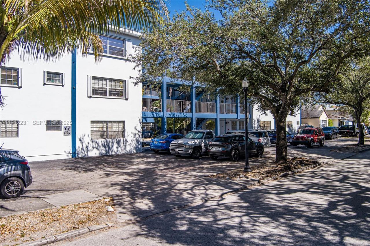 1943 Monroe St, Unit 310D, Hollywood, FL 33020 Photo