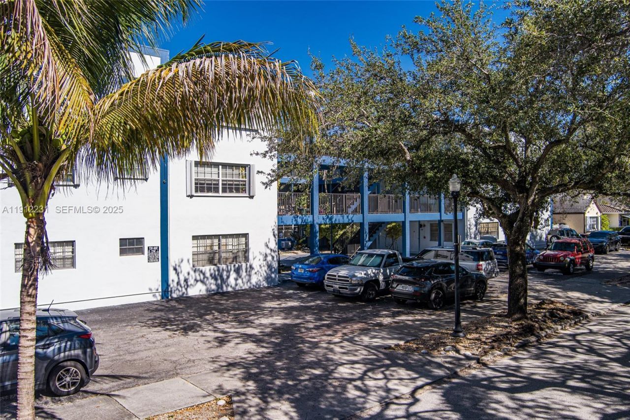 1943 Monroe St, Unit 310D, Hollywood, FL 33020 Photo