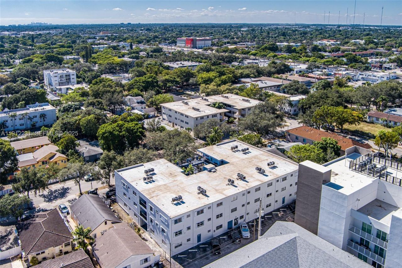 1943 Monroe St, Unit 310D, Hollywood, FL 33020 Photo