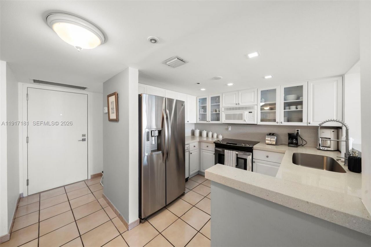 2555 Collins Ave, Unit 805, Miami Beach, FL 33140 Photo