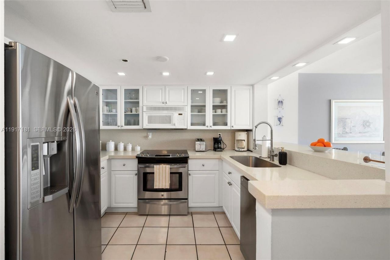 2555 Collins Ave, Unit 805, Miami Beach, FL 33140 Photo