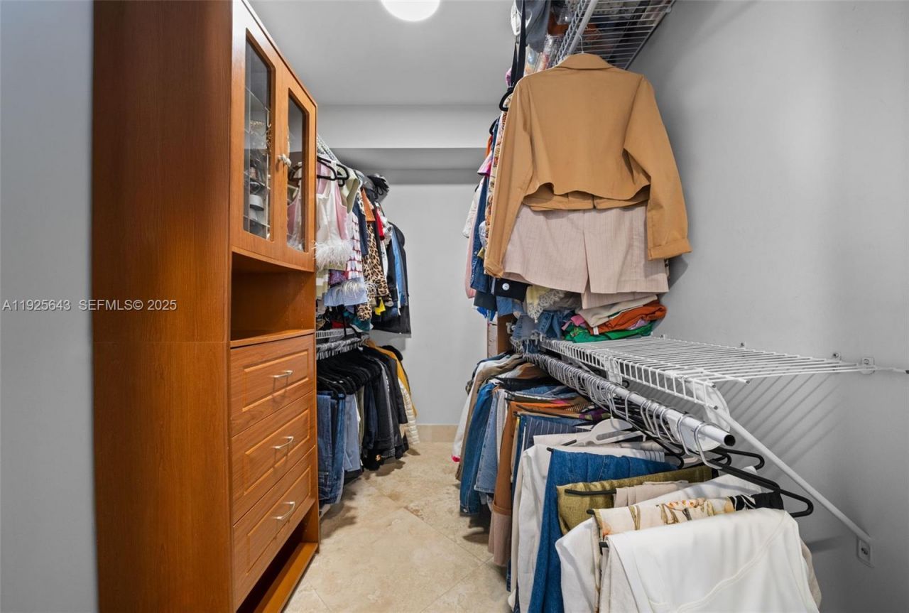 19900 E Country Club Dr, Unit 1112, Aventura, FL 33180 Photo