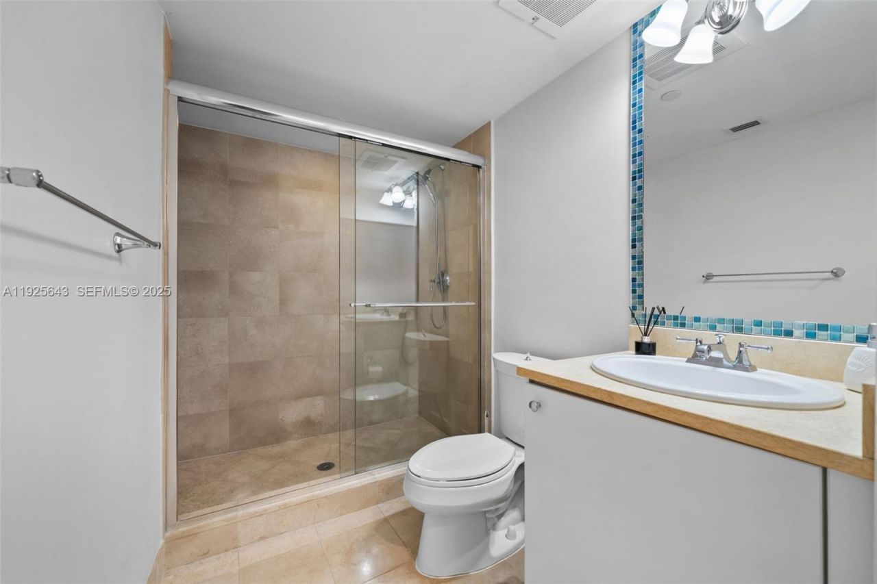 19900 E Country Club Dr, Unit 1112, Aventura, FL 33180 Photo