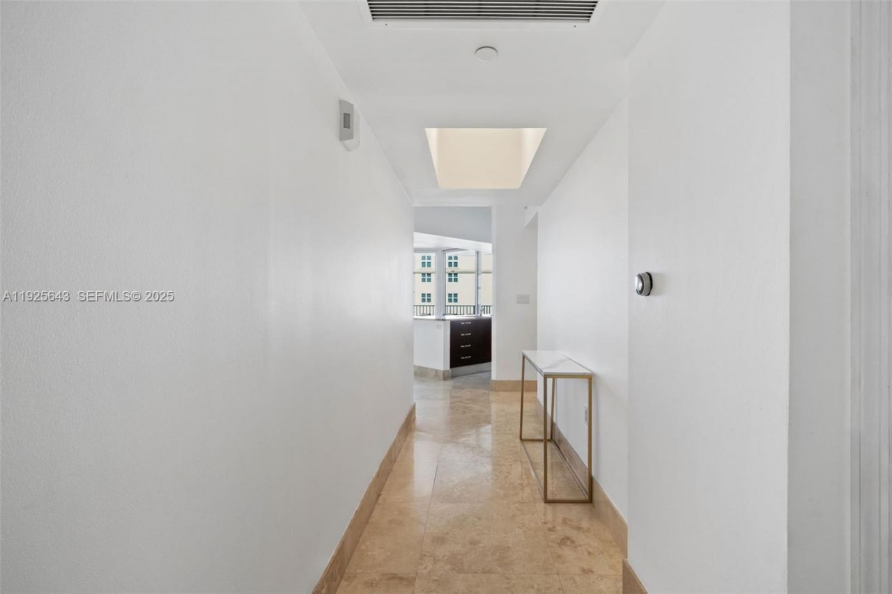 19900 E Country Club Dr, Unit 1112, Aventura, FL 33180 Photo