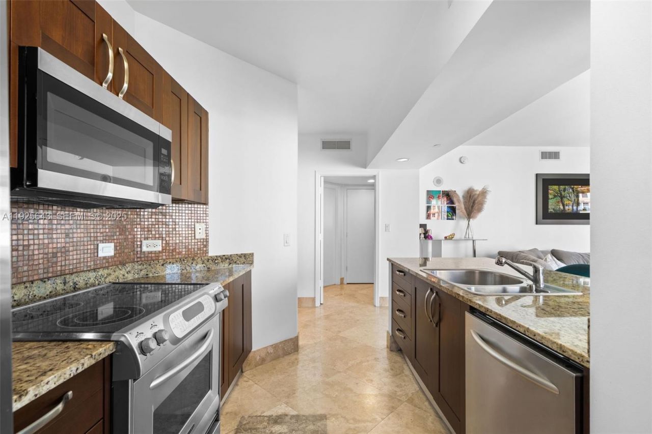 19900 E Country Club Dr, Unit 1112, Aventura, FL 33180 Photo