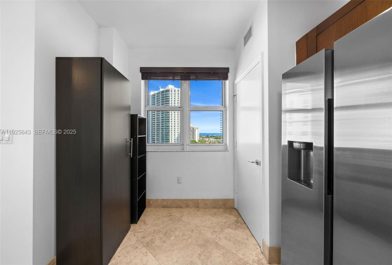 19900 E Country Club Dr, Unit 1112, Aventura, FL 33180 Photo