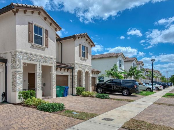 12661 NW 23rd Pl, Miami, FL 33167