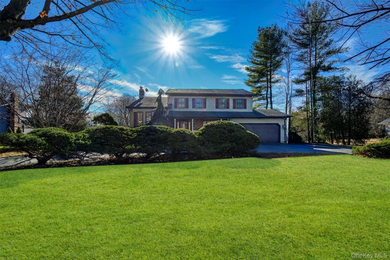 6 Penelope Lane Huntington, NY 11743