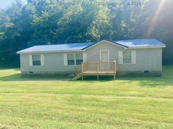 211 Maxine Drive, Charleston, WV 25312