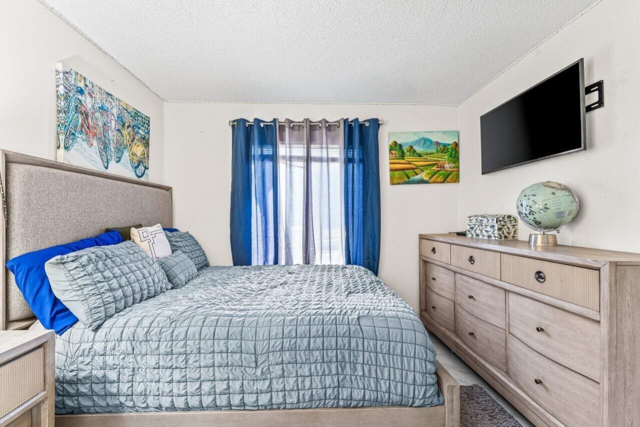 1006 Green Pine Boulevard, Unit F1, West Palm Beach, FL 33409 Photo