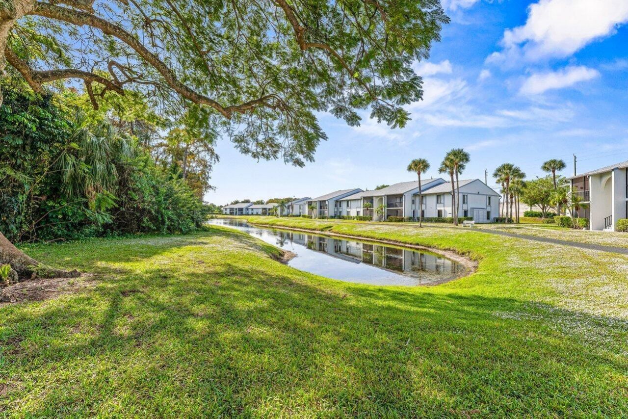 1006 Green Pine Boulevard, Unit F1, West Palm Beach, FL 33409 Photo