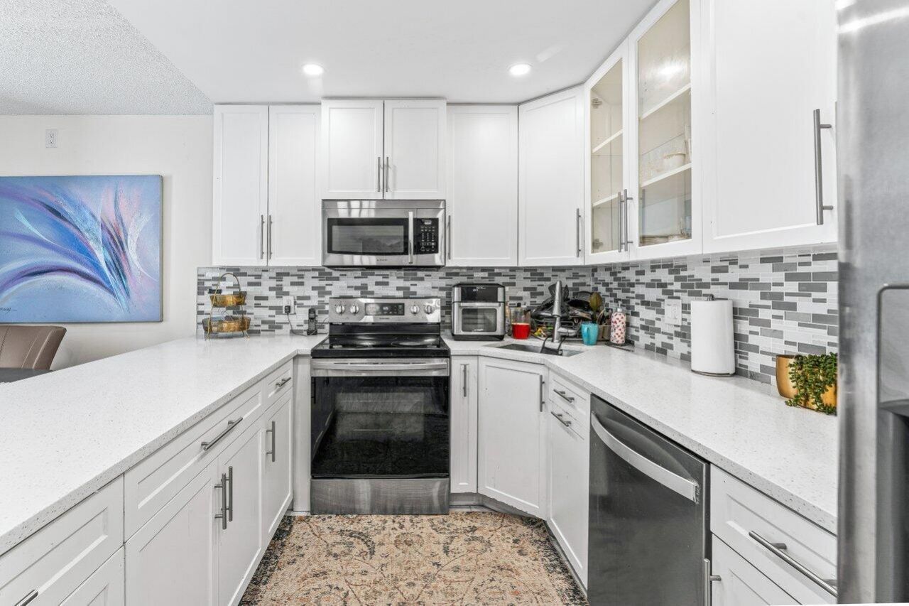 1006 Green Pine Boulevard, Unit F1, West Palm Beach, FL 33409 Photo