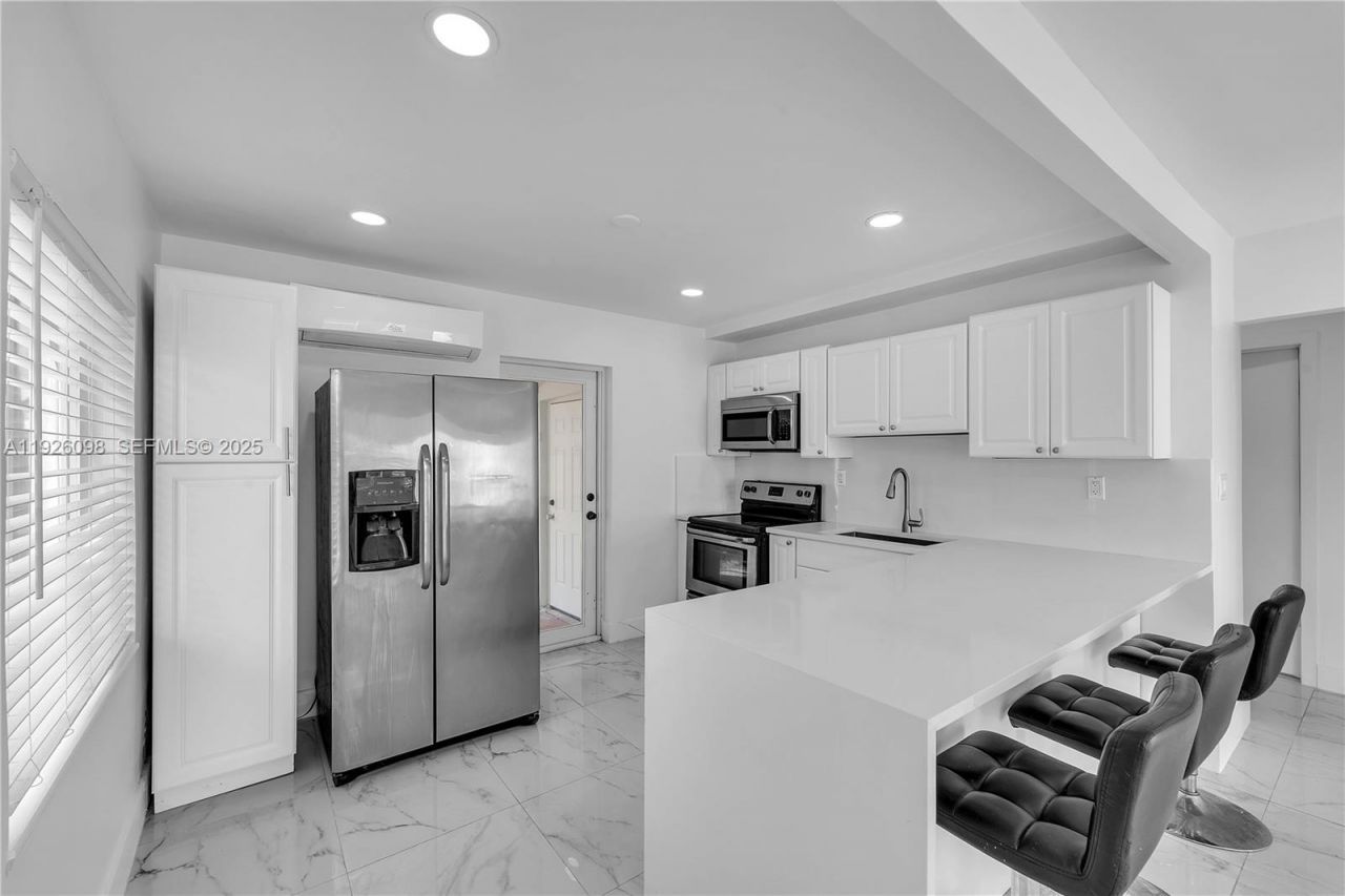 2431 Coolidge St, Hollywood, FL 33020 Photo