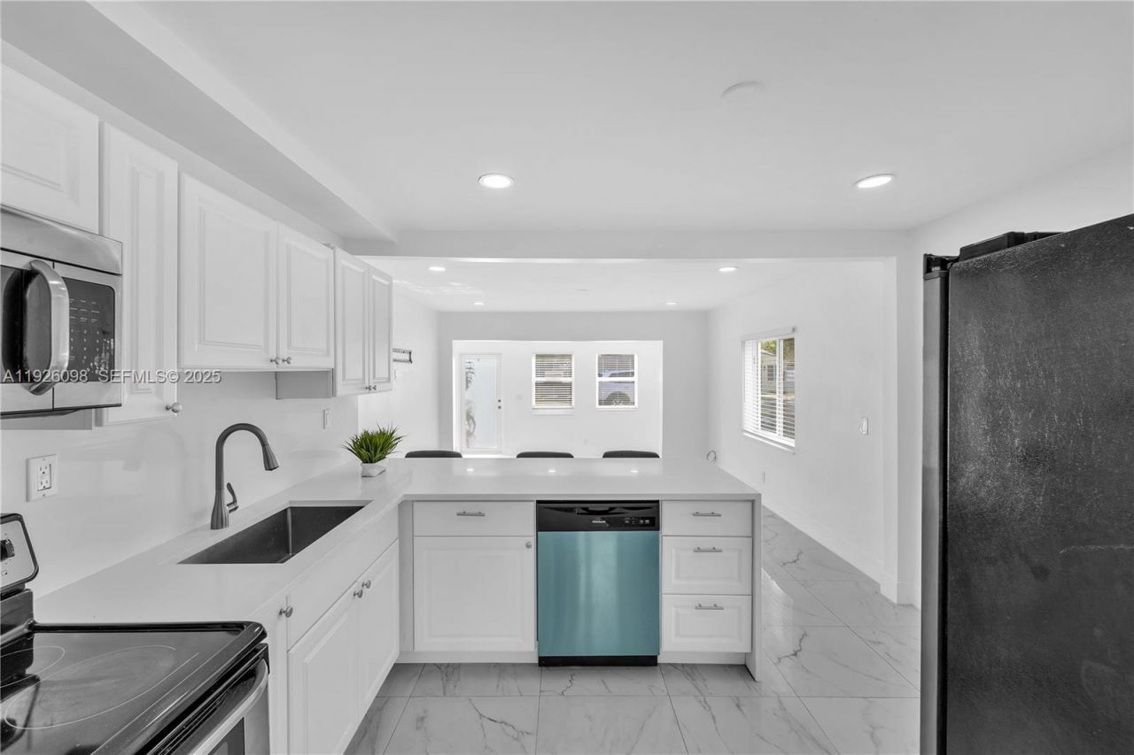 2431 Coolidge St, Hollywood, FL 33020 Photo