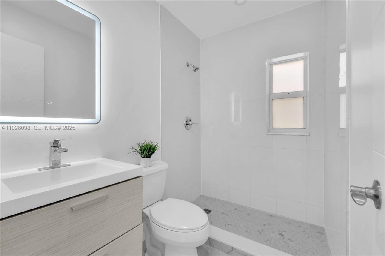 2431 Coolidge St, Hollywood, FL 33020 Photo