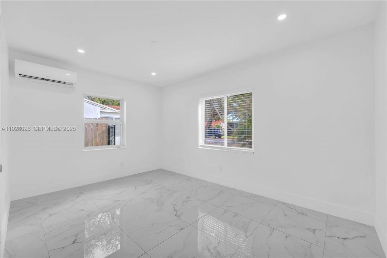 2431 Coolidge St, Hollywood, FL 33020 Photo