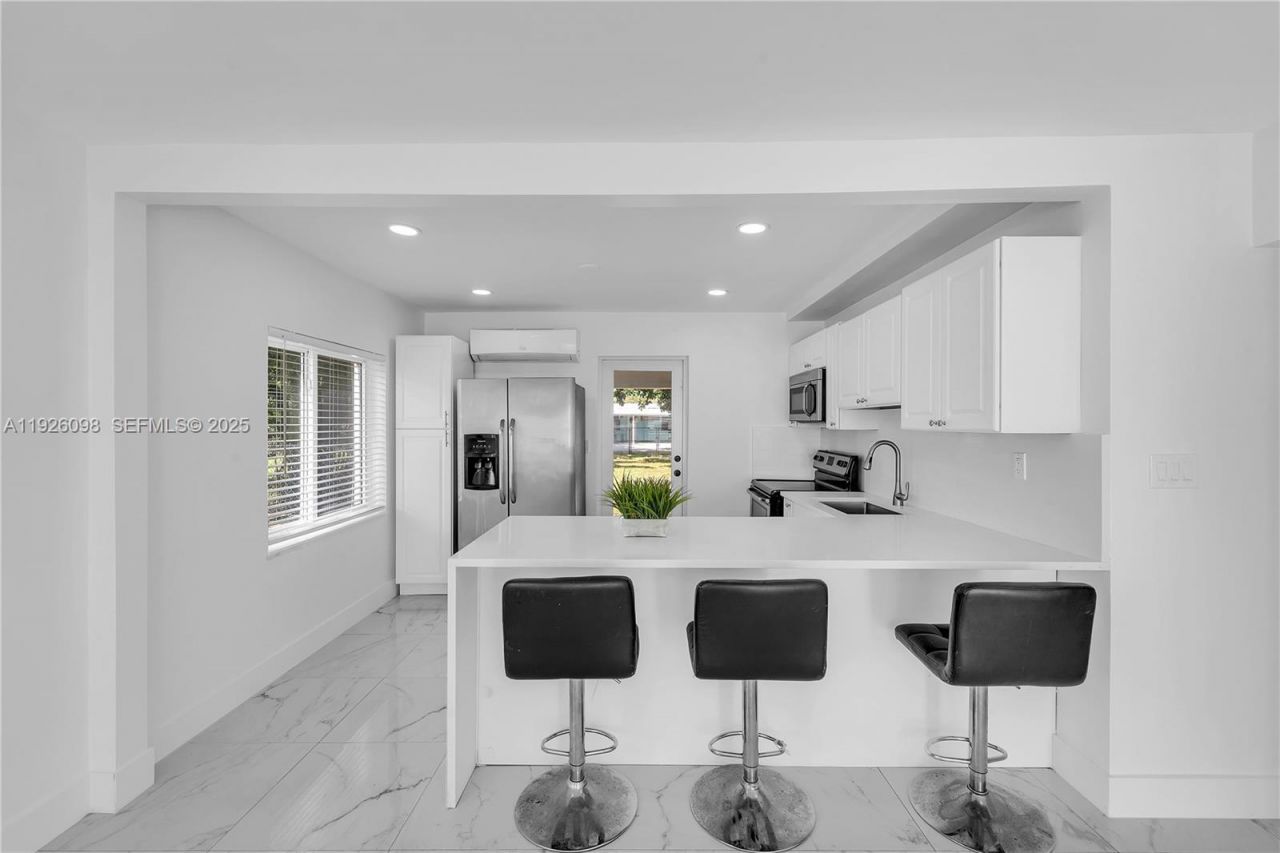 2431 Coolidge St, Hollywood, FL 33020 Photo