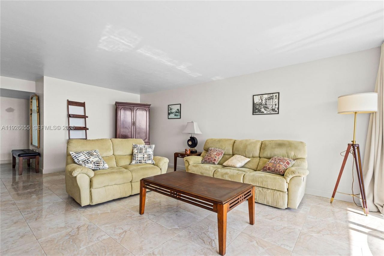 18011 Biscayne Blvd, Unit 1501, Aventura, FL 33160 Photo