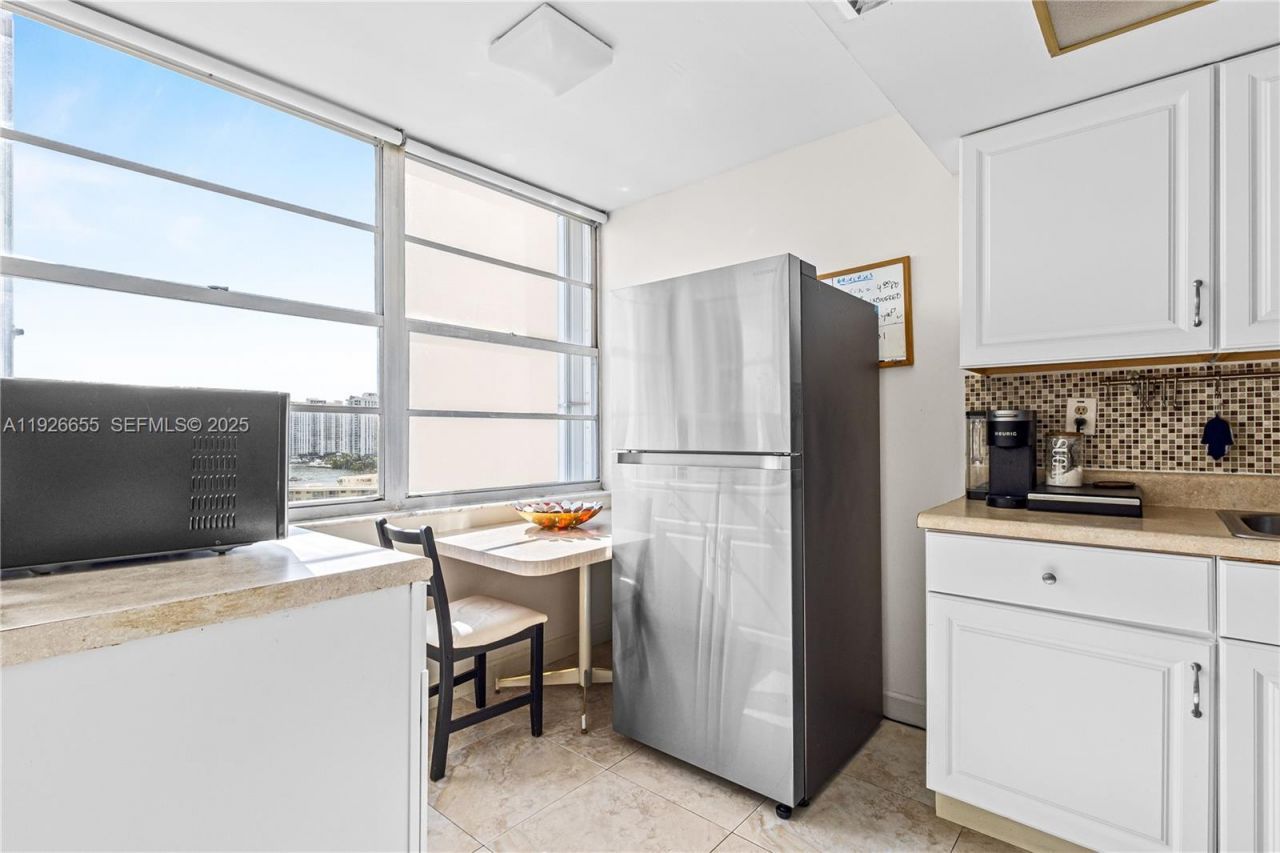 18011 Biscayne Blvd, Unit 1501, Aventura, FL 33160 Photo