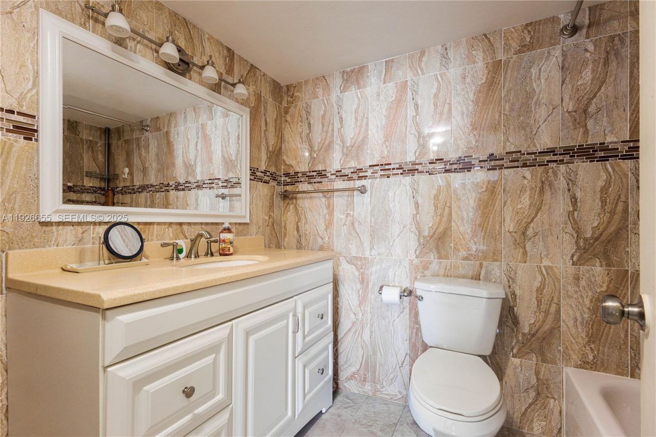 18011 Biscayne Blvd, Unit 1501, Aventura, FL 33160 Photo