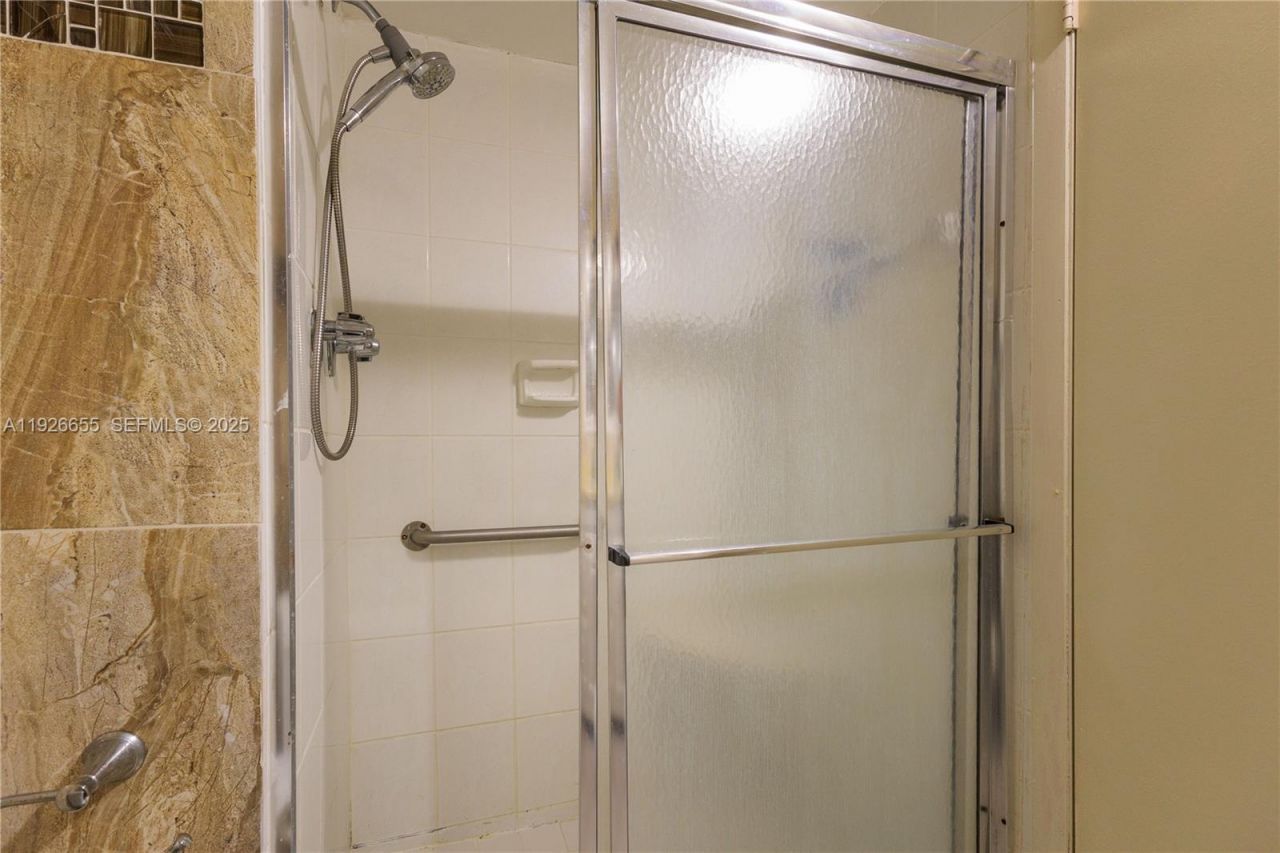 18011 Biscayne Blvd, Unit 1501, Aventura, FL 33160 Photo