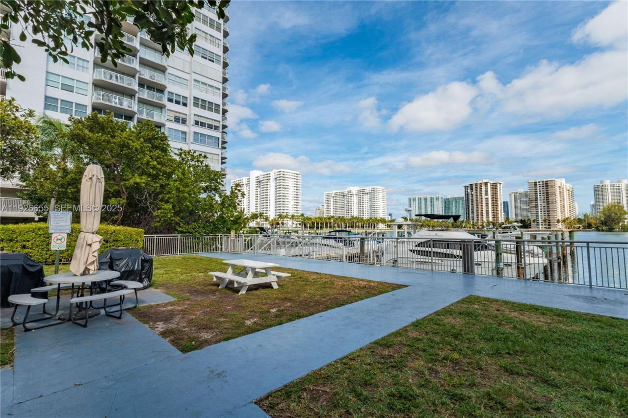 18011 Biscayne Blvd, Unit 1501, Aventura, FL 33160 Photo
